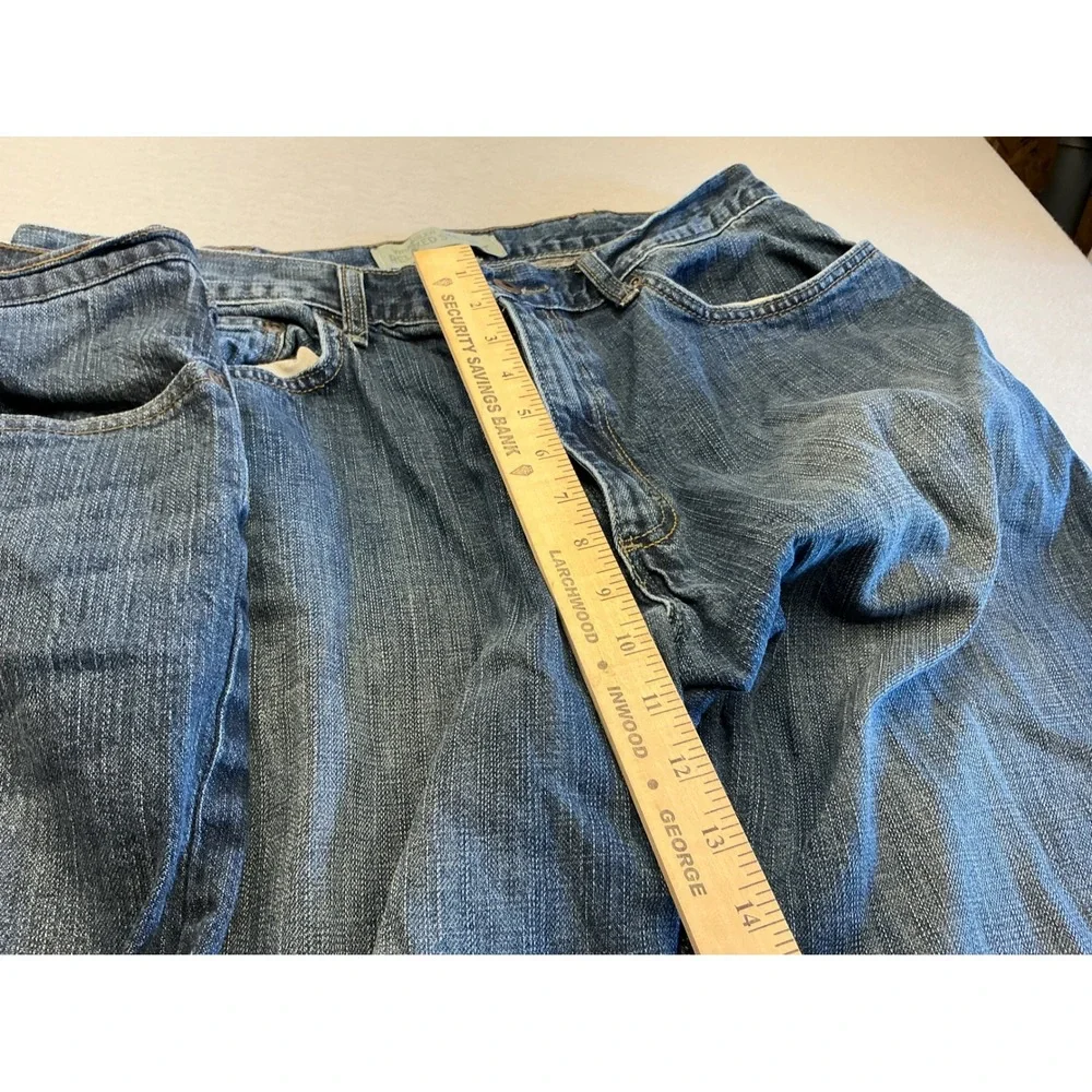 Pair Wrangler Jeans Co Mens Straight‎ Leg Denim Blue Wash Pants Casual Everyday